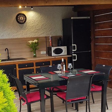 Villa T3 A 10' De Cassis - Piscine Privee Et Cuisine D'Ete Exterieure Carnoux-en-Provence Dış mekan fotoğraf