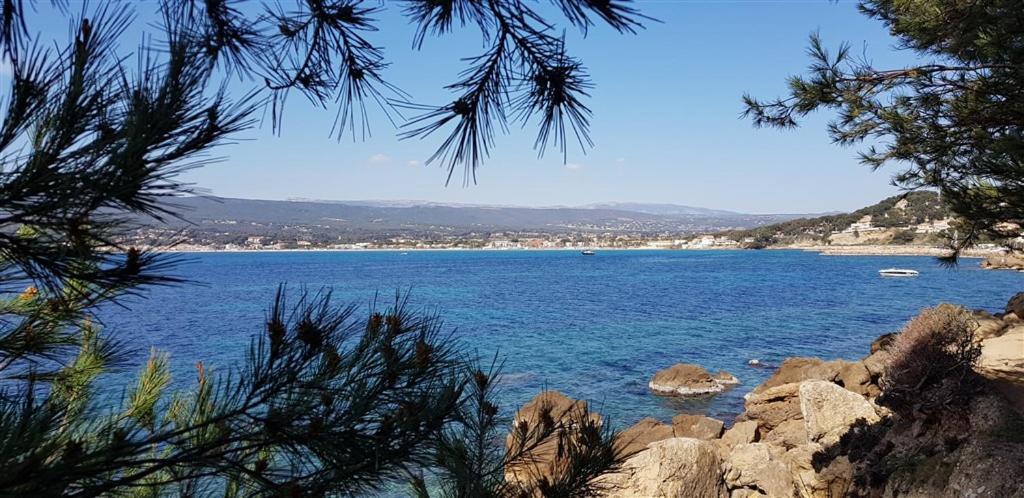 Villa T3 A 10' De Cassis - Piscine Privee Et Cuisine D'Ete Exterieure Carnoux-en-Provence Dış mekan fotoğraf