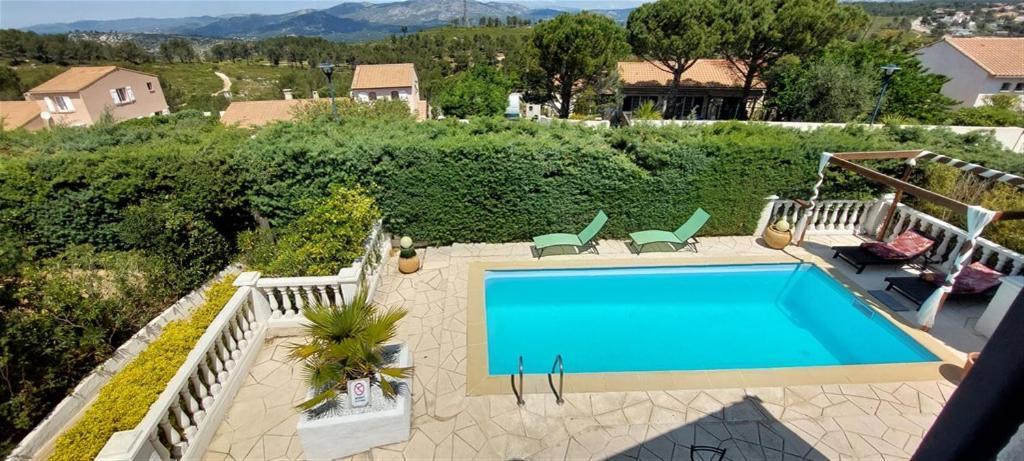 Villa T3 A 10' De Cassis - Piscine Privee Et Cuisine D'Ete Exterieure Carnoux-en-Provence Dış mekan fotoğraf