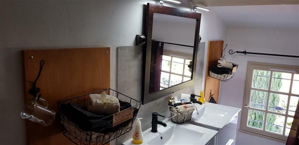 Villa T3 A 10' De Cassis - Piscine Privee Et Cuisine D'Ete Exterieure Carnoux-en-Provence Dış mekan fotoğraf